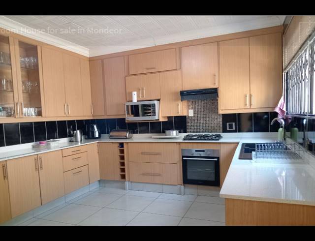 6 BEDROOM HOUSE FOR SALE IN MONDEOR